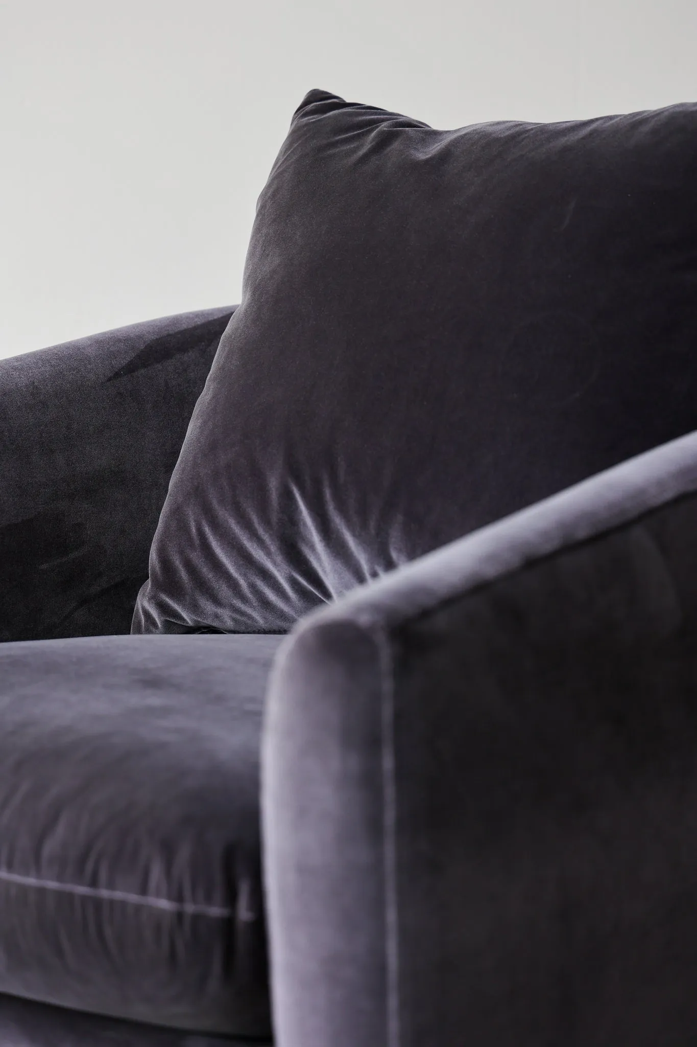 Damon Velvet Swivel Chair