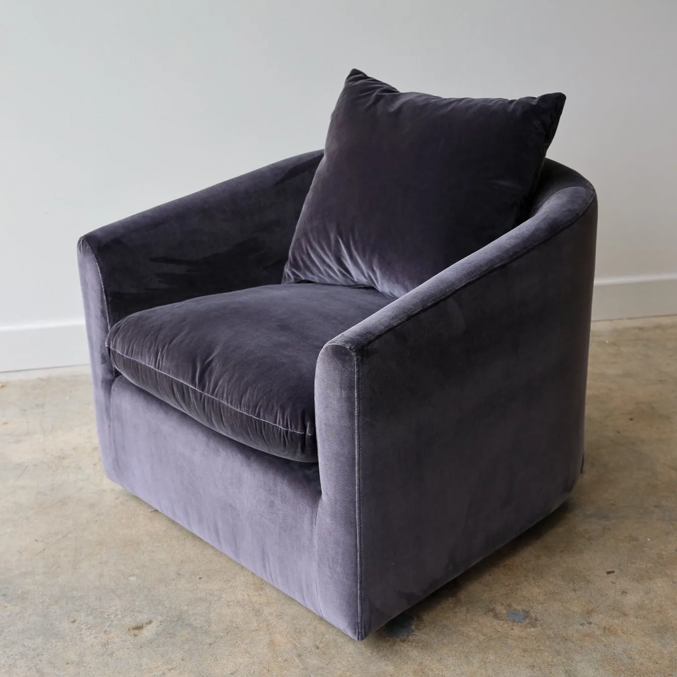 Damon Velvet Swivel Chair