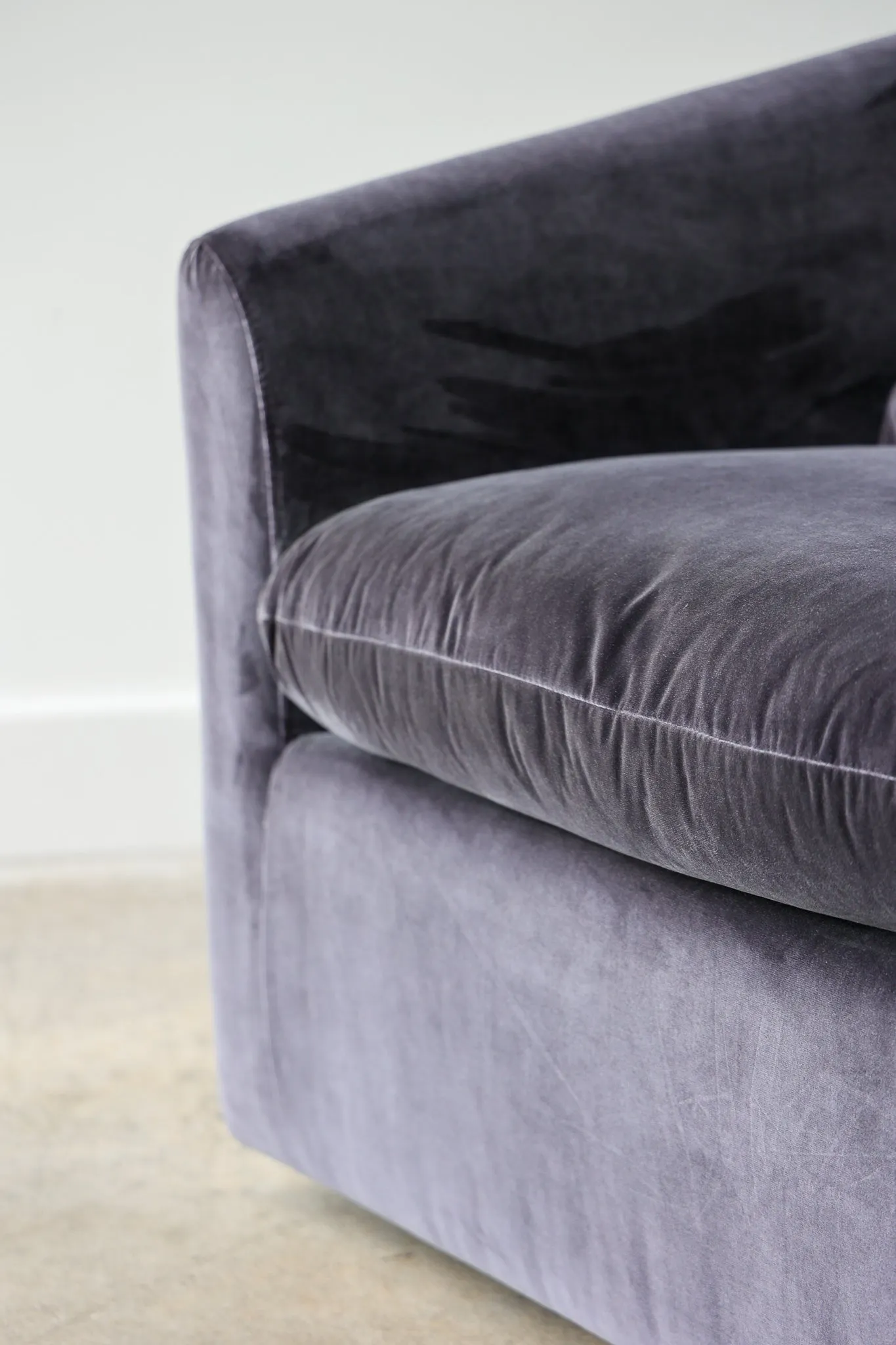 Damon Velvet Swivel Chair