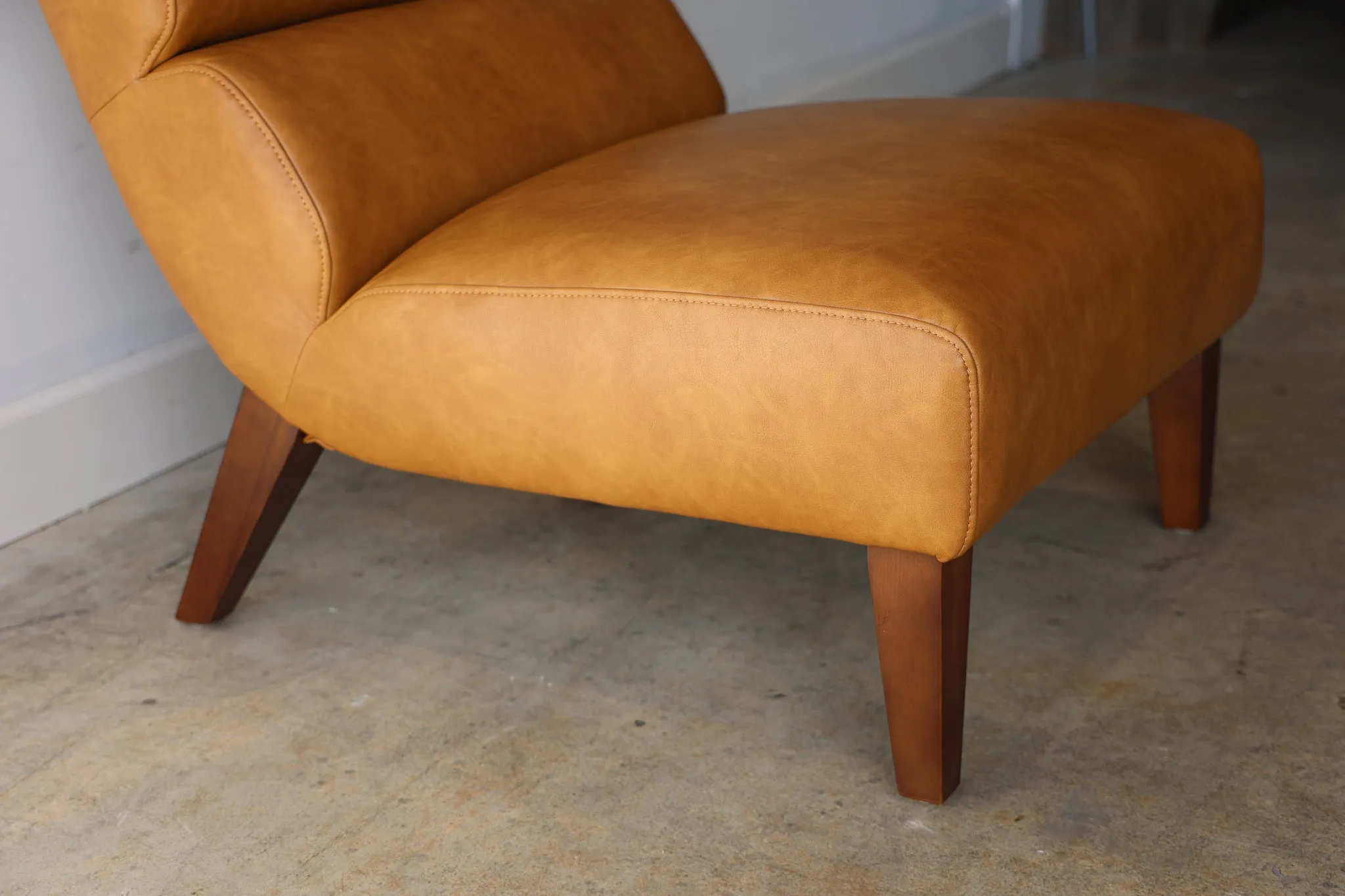 Dan Accent Chair