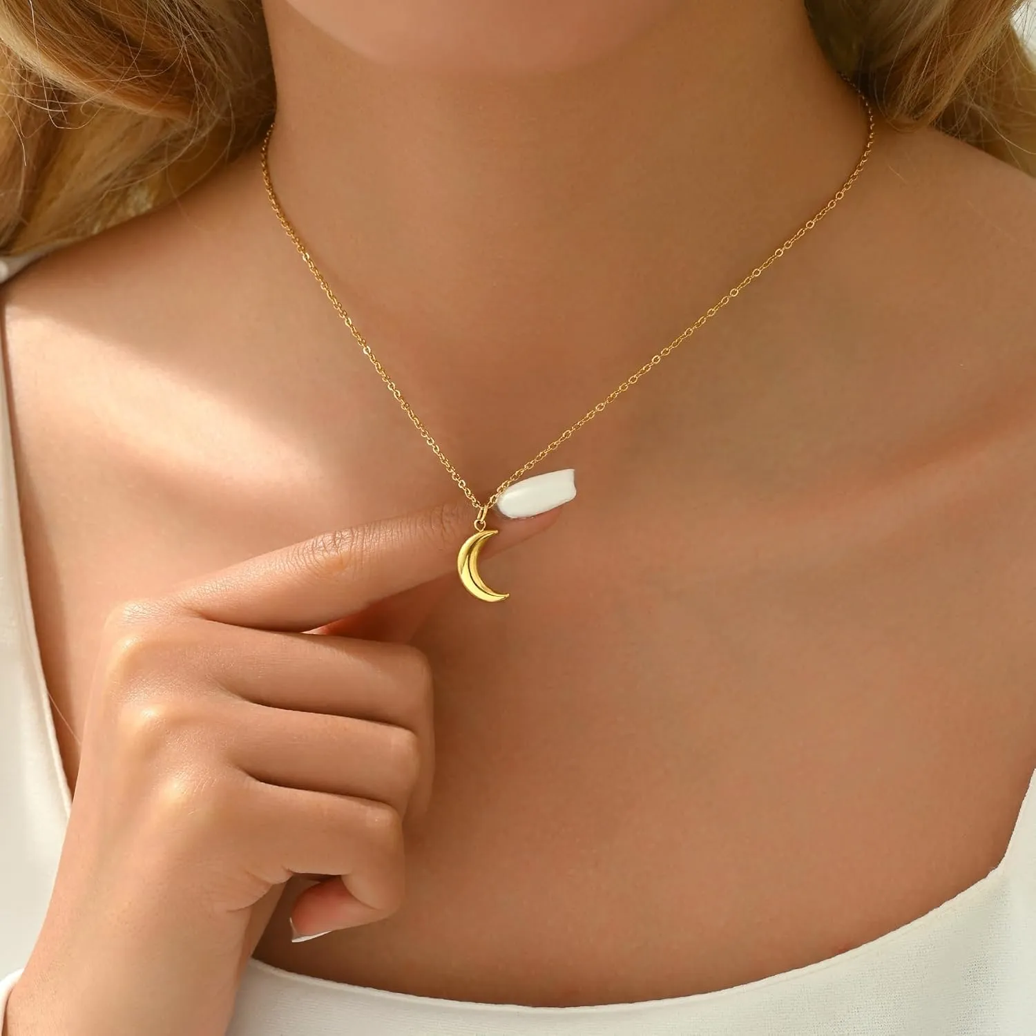 Gold Horn Necklace for Women Dainty Tiny Crescent Moon Necklace 18K Gold Plated Lucky Horse Shoe Pendant Necklace Minimalist Trendy Jewelry
