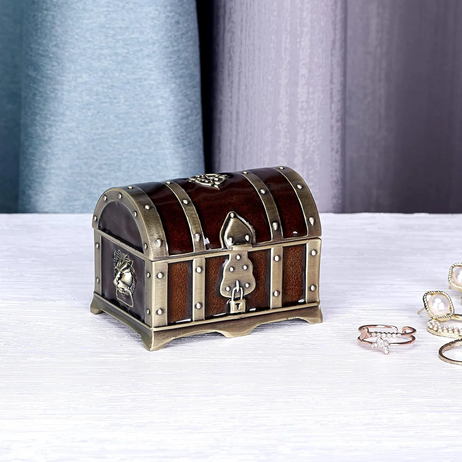 Hipiwe Vintage Metal Jewelry Box Treasure Trinket Chest Small Ring Earrings Necklace Keepsake Gift Holder Case for Girls Ladies Women (Bronze-brown, Small)