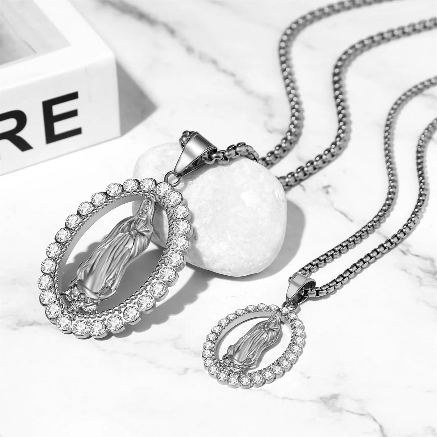 OIDEA Virgin Mary Necklace for Women: 18K Gold Plated Virgen De Guadalupe Necklace Our Lady of Guadalupe Necklace Religious Pendant Christian Jewelry Gift