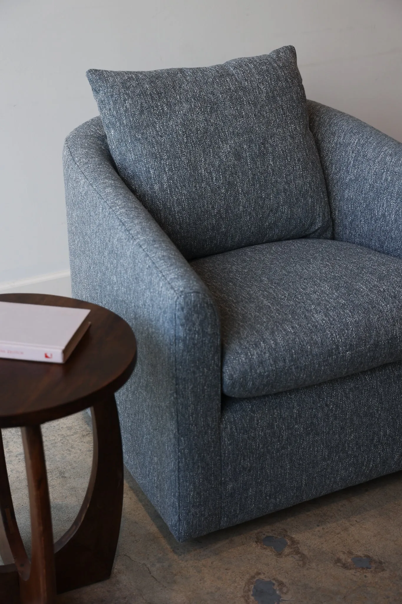 Oscar Swivel Accent Chair