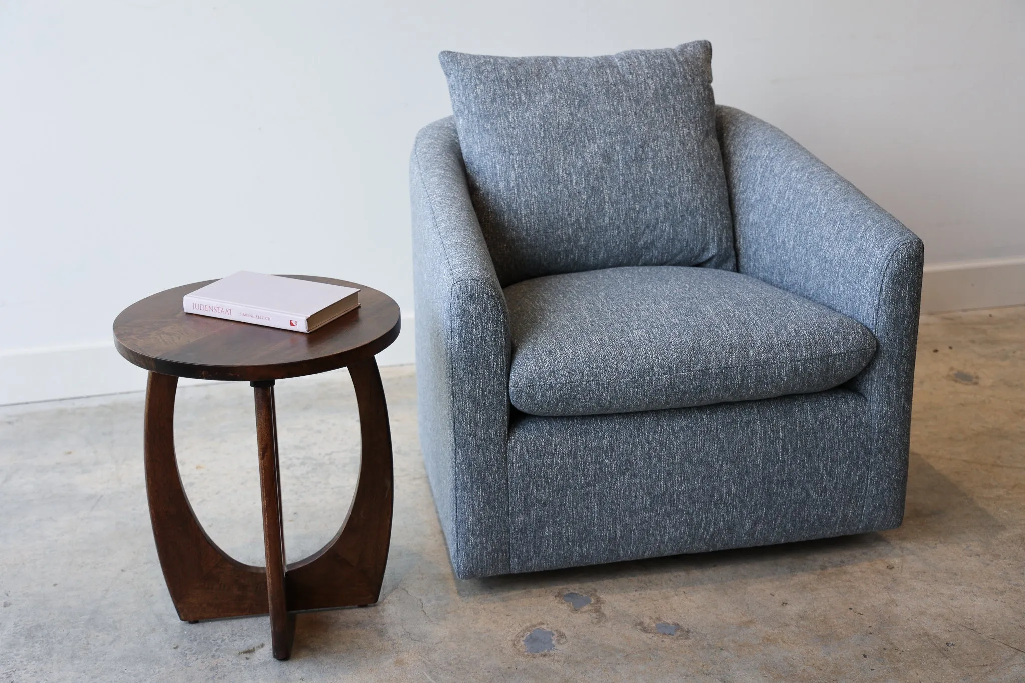 Oscar Swivel Accent Chair