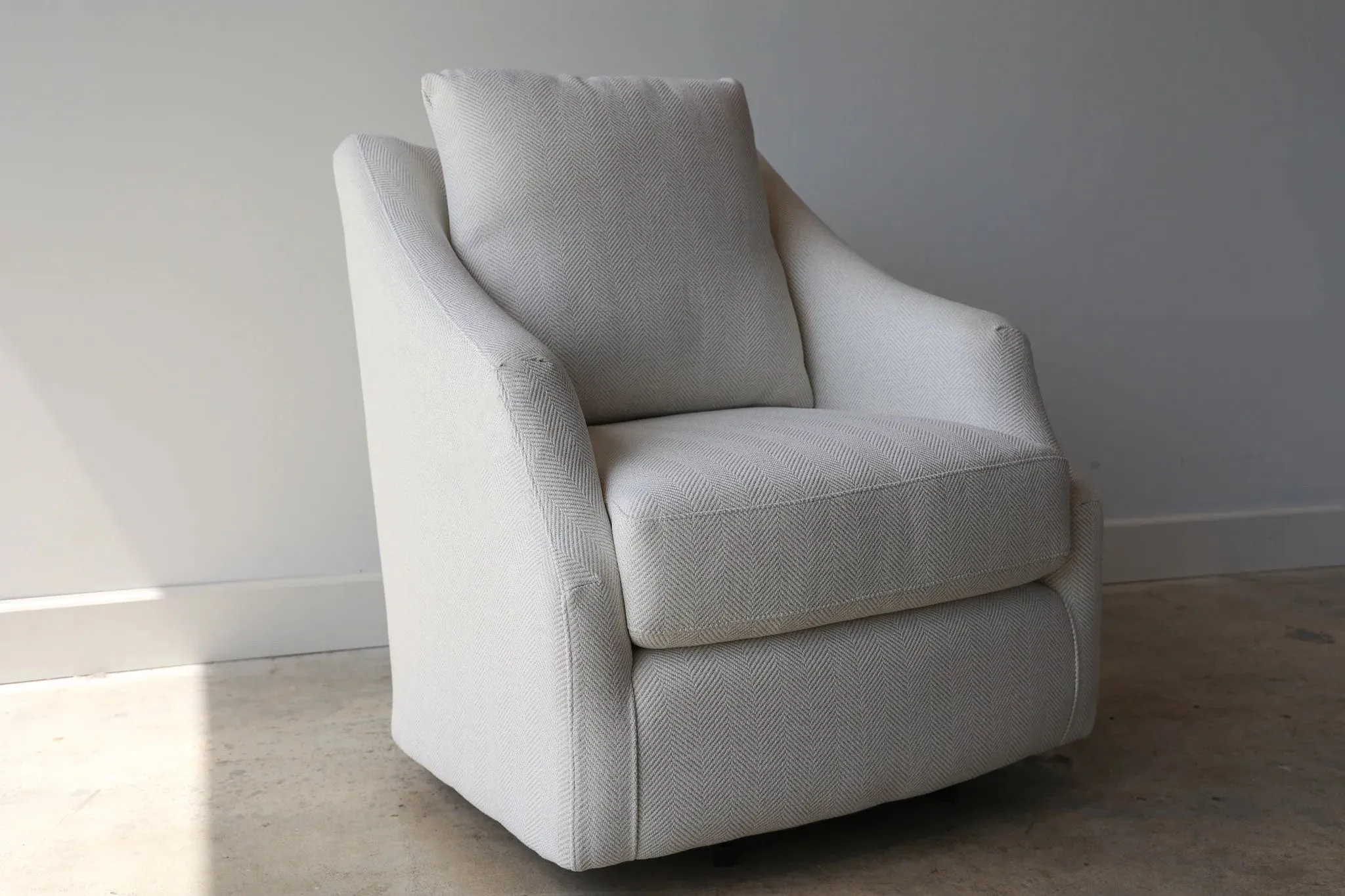 Simply White Swivel Chair
