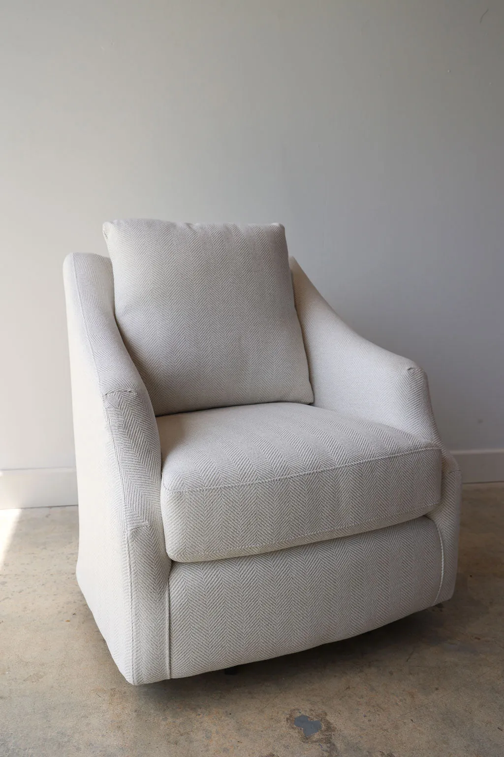 Simply White Swivel Chair