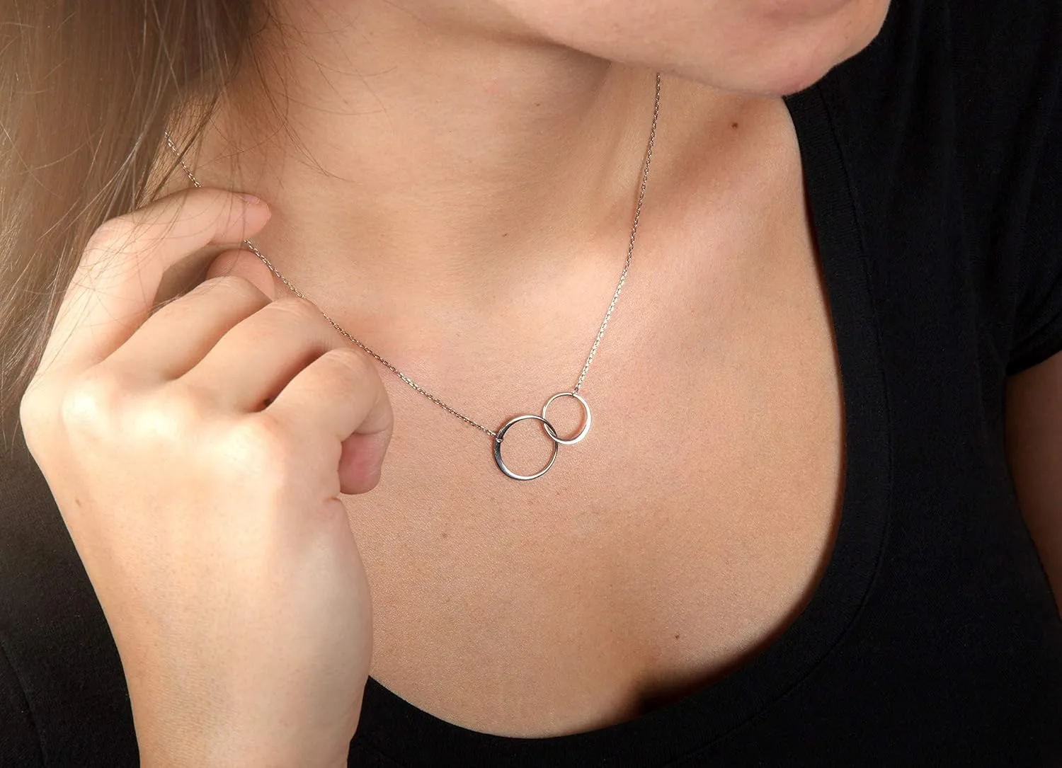 Suavell Mother Daughter Necklace. Sterling Silver Necklace for Women. Mom Gifts. 2 Circle Pendant on Dainty Chain. Minimalist Jewelry, Daughter Gift from Mom, Birthday