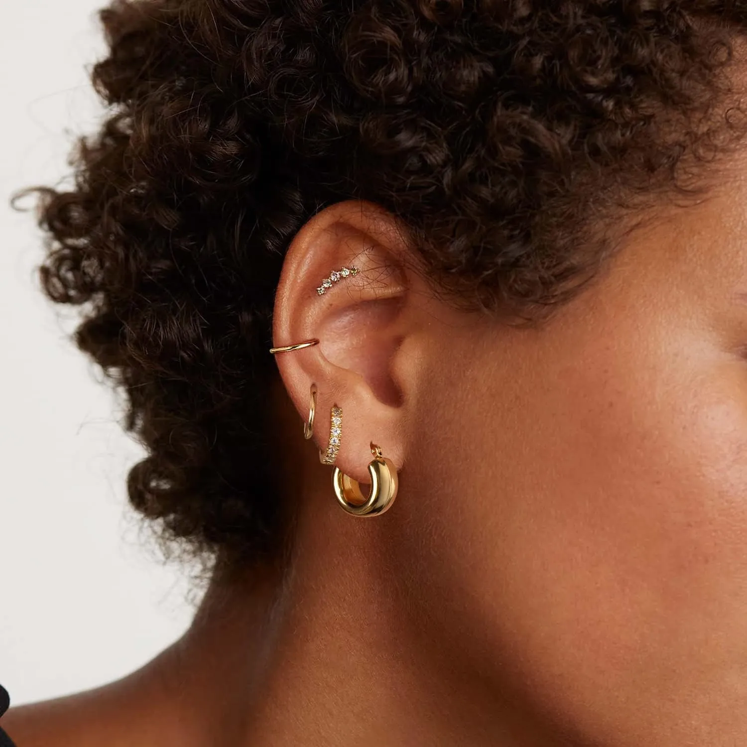 YeGieonr Chunky Gold Hoop Earrings for Women Trendy Twisted Lines Stainless Steel Hoops with 18K Real Gold Plated, Hypoallergenic Earrings Fashion Jewelry for Women